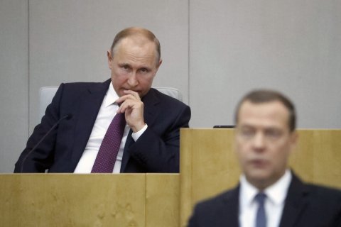 «Пожизненная безнаказанность». Единороссы внесли в Госдуму законопроект о неприкосновенности бывшего президента за любые преступления