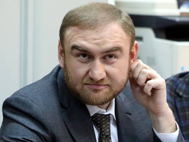 Сенатор Арашуков убежден, что его оклеветали за 60 миллионов рублей