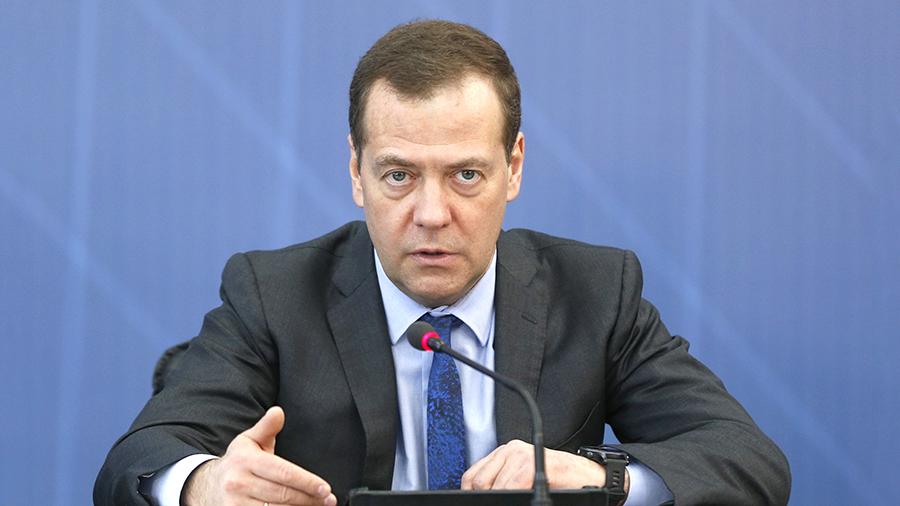 Медведев: «Не нужно заниматься ерундой, пенсионную реформу вам уже не отменить»