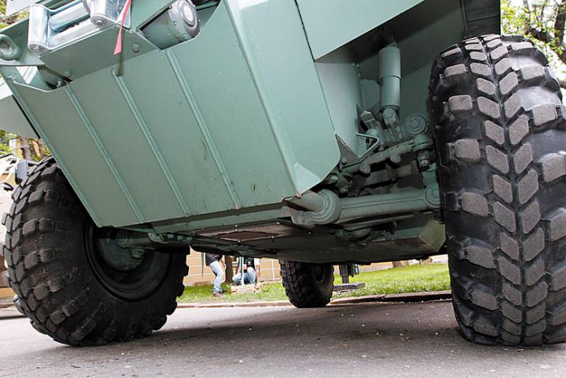 Вынужденное упрощение: бронемашины «Торос» и «Эскадрон» для российской армии оружие