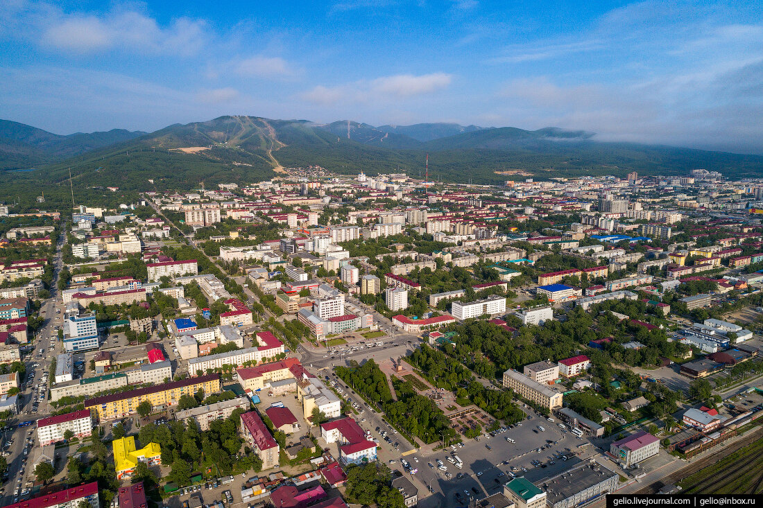 Южно-Сахалинск с высоты - город с японским наследием.