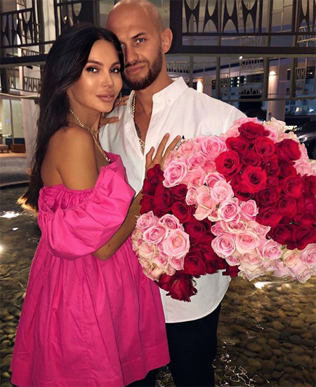 Теперь официально: Оксана Самойлова подала на развод с Джиганом Теперь официально: Оксана Самойлова подала на развод с Джиганом Звезды,Звездные пары