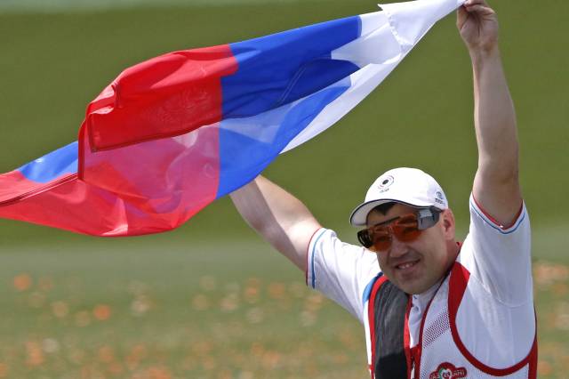 Олимпийский чемпион Алипов прилетел на Камчатку, чтобы проголосовать первым