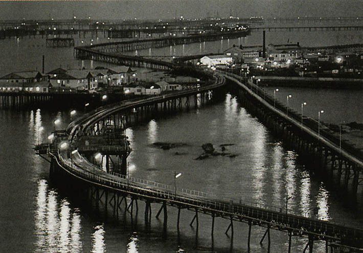 посёлок, Нефтяные Камни, история, интересное