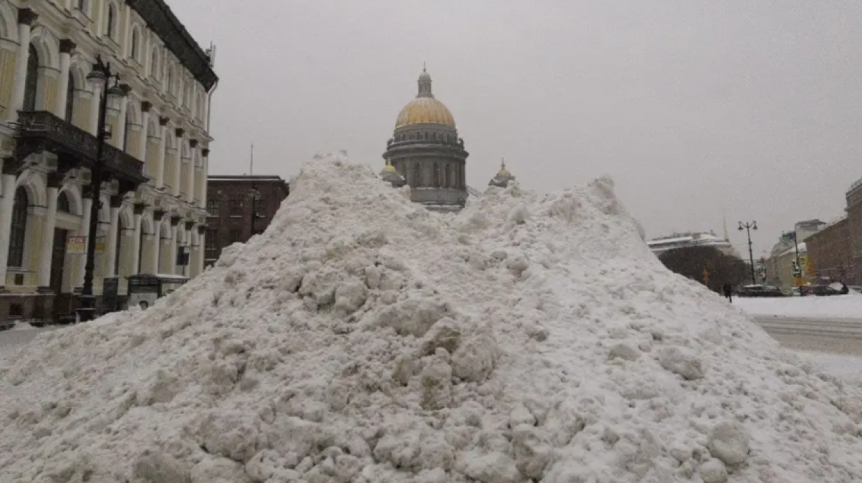 Политолог Быков посоветовал властям Петербурга «брать пример с Москвы» в плане уборки снега