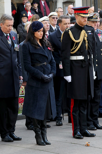 Меган Маркл и принц Гарри посетили Поле Памяти в Вестминстерском аббатстве Меган Маркл и принц Гарри посетили Поле Памяти в Вестминстерском аббатстве Монархии