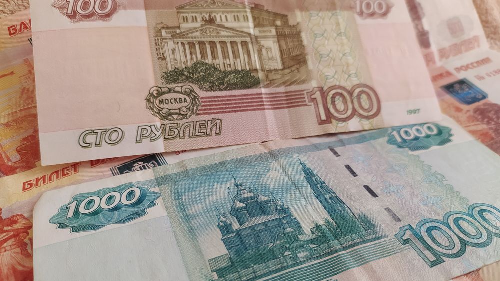 Россиянам назвали способы перевода денег в страны СНГ на фоне санкций Экономика