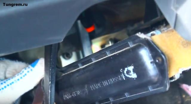 Вырезал патрубки радиатора печки Лада Калина