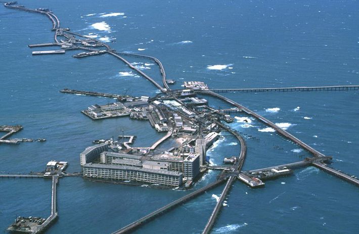 посёлок, Нефтяные Камни, история, интересное