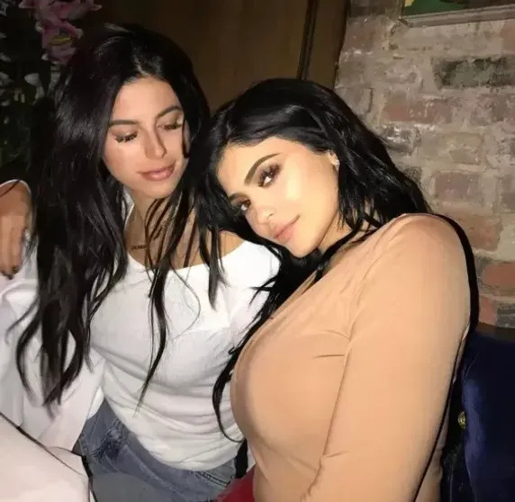 Бывшая помощница Кайли Дженнер рассказала, почему не смогла работать с ней Кайли, Дженнер, Вильярроэль, вместе, Cosmetics, словам, Kylie, развивает, чтобы, поняла, которого, Виктории, Виктория, сейчас, очень, девушки, Тимоти, решила, более, ВильярроэльВиктория