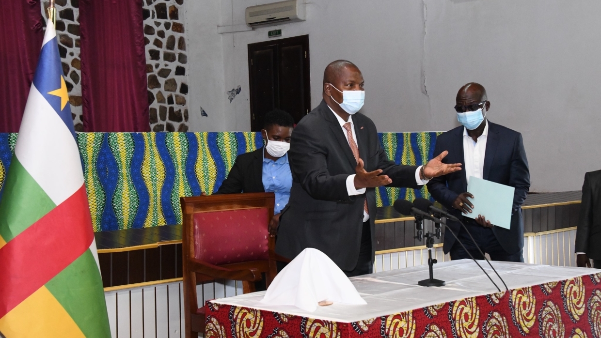 СМИ ЦАР подвели итоги первых 100 дней второго срока президента Туадера Весь мир