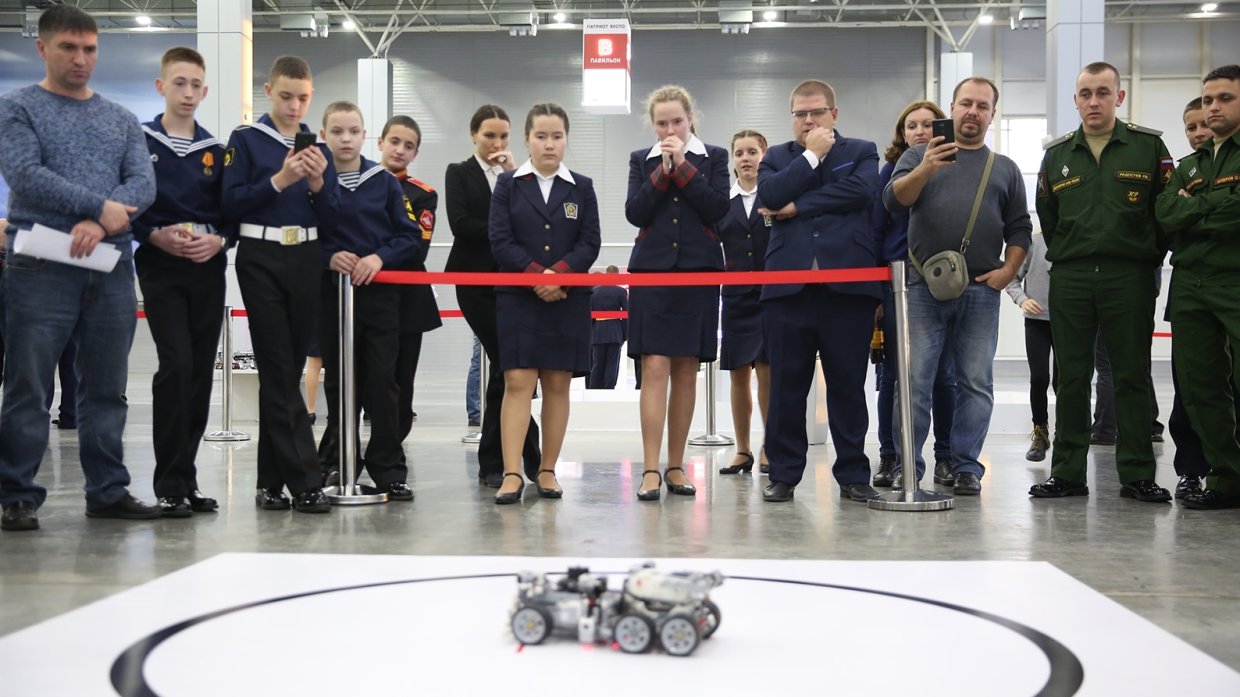 Минобороны РФ назвало лучших в робототехнике суворовцев и кадетов 