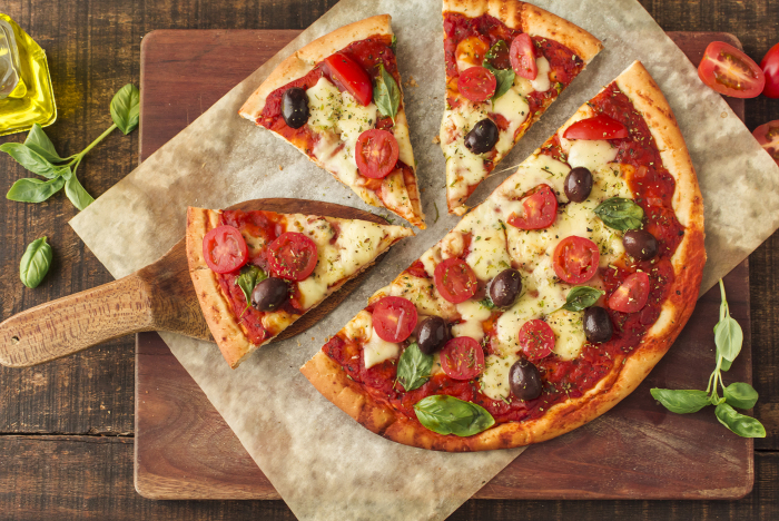 Блюдо хорошо подходит, как для одного человека, так и для компании. /Фото: pizzeria.stormeoo.fr Блюдо хорошо подходит, как для одного человека, так и для компании. /Фото: pizzeria.stormeoo.fr