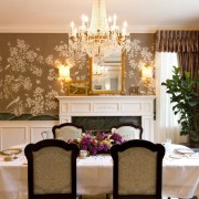 Камин в интерьере гостиной