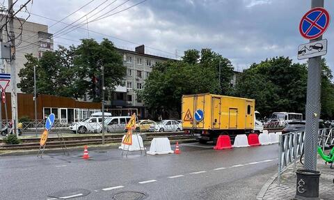 На улице Московской в Краснодаре перекрыли движение трамваев