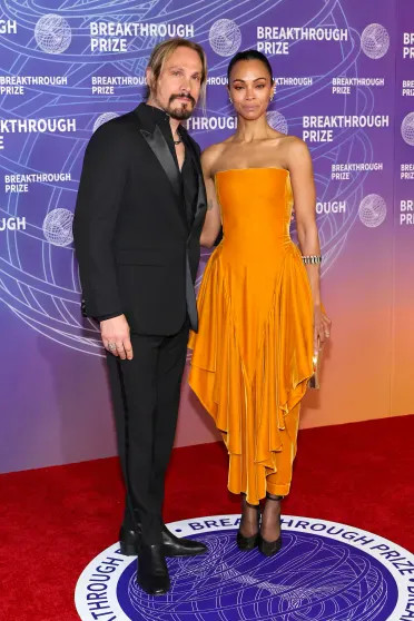 Сальма Хайек и Франсуа Анри-Пино, Мария Шарапова, Энн Хэтэуэй с мужем и Джиджи Хадид на премии Breakthrough Prize Breakthrough, Prize, Images, Мария, Перего, Гейтс, ФрансуаАнри, Хайек, Сальма, Шарапова, Хилтон, супругом, Хэтэуэй, Хадид, Джиджи, науки, Левин, Крудап, Наоми, платье