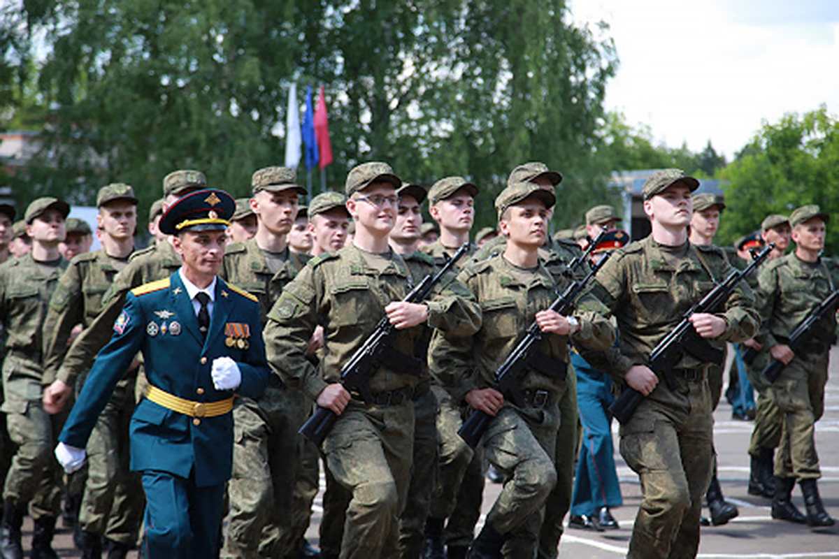 В 3 какие войска. Военная Кафедра. Военная Кафедра в вузах. Выпускники военных кафедр. Военные сборы Военная Кафедра.