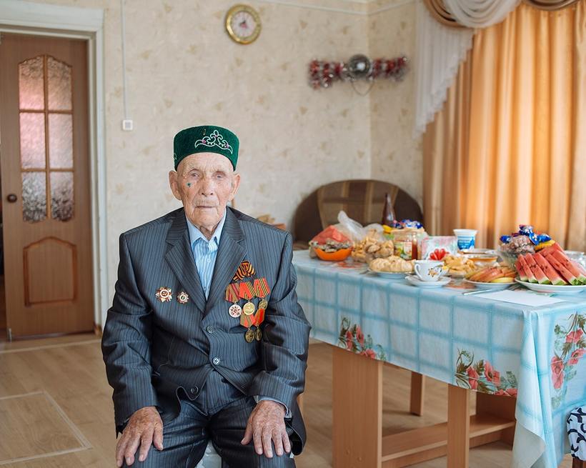 Фотограф снял портреты россиян, родившихся в 1917 году и отметивших свое 100-летие