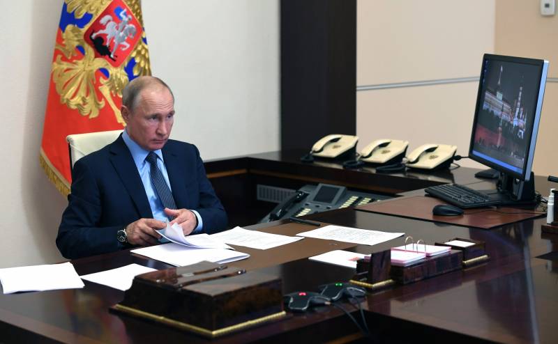 Зачем президент решил изменить Конституцию: размышления и предположения
