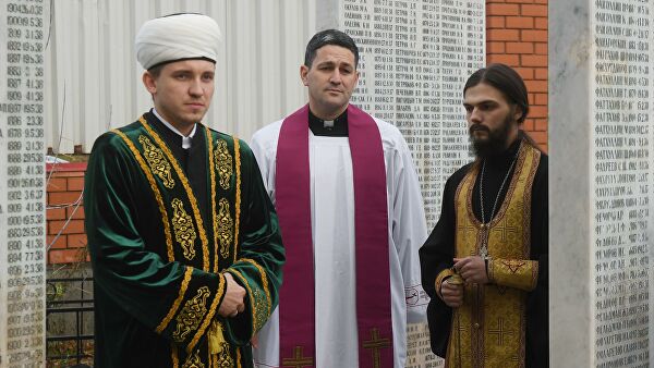 Специалистов по государственно-церковным отношениям станут готовить в ВШЭ Специалистов по государственно-церковным отношениям станут готовить в ВШЭ Лента новостей