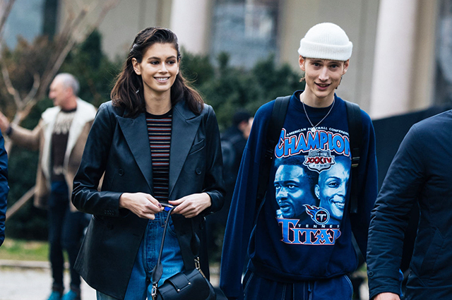 Пит Дэвидсон и Кайя Гербер замечены на свидании в Нью-Йорке Пит Дэвидсон и Кайя Гербер замечены на свидании в Нью-Йорке Звездные пары