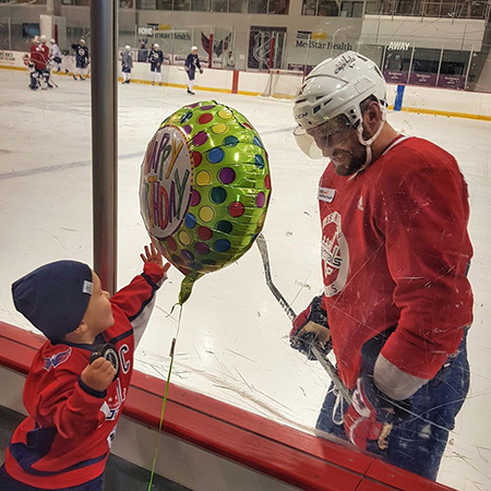 Звездный Instagram: еще одна свадьба, акции протеста и модные показы Хроника