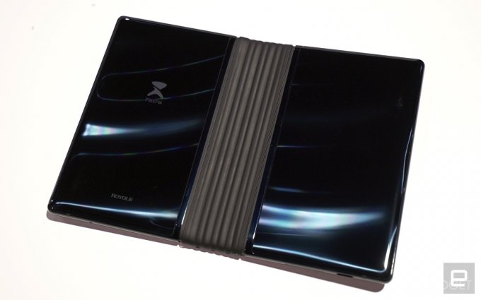 На CES 2019 привезли новый складной смартфон с гибким экраном ces 2019