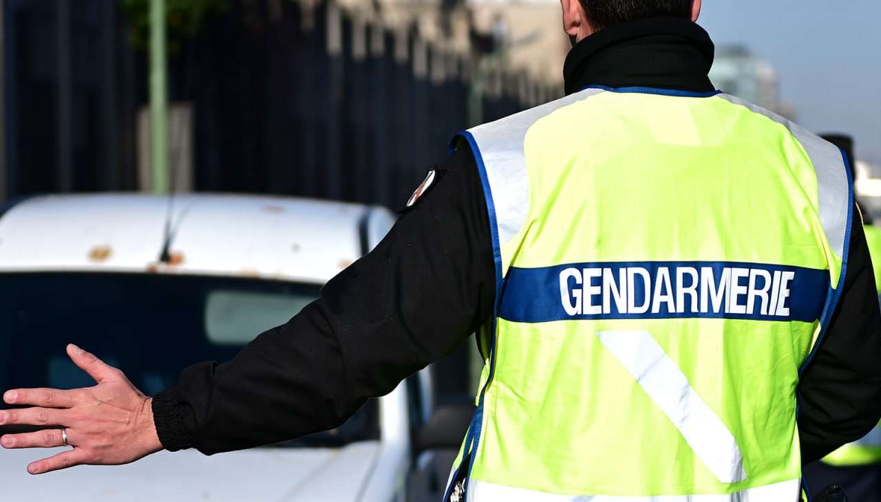 Авиашоу во Франции закончилось столкновением истребителей