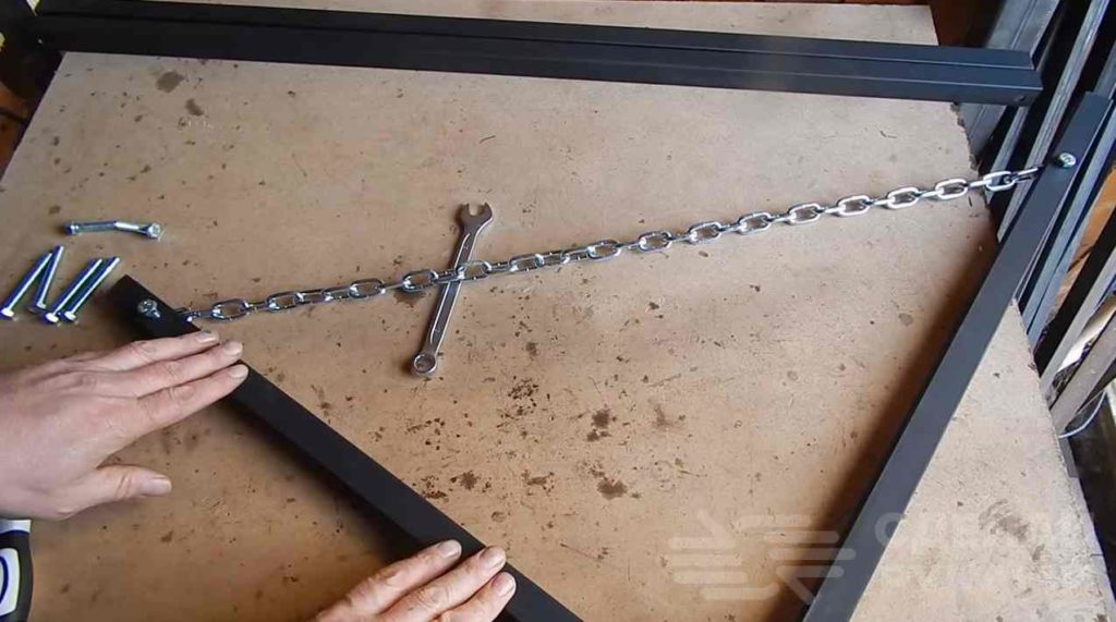 Раскладная полка для хранения автомобильных покрышек Раскладная полка для хранения автомобильных покрышек самоделкин