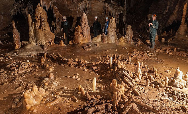 200 тысяч лет назад древний народ возводил каменные структуры внутри пещер: их предназначение неизвестно