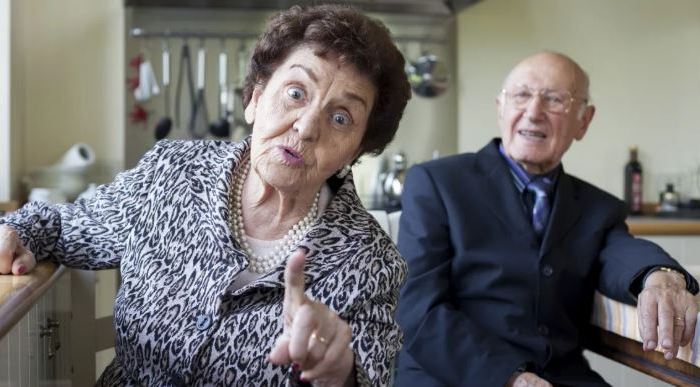 Британка подала на развод из-за того, что муж долгие годы притворялся глухим