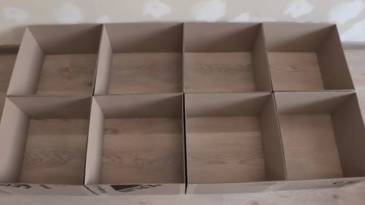 Стильный стеллаж из обычных картонных коробок стенки, стеллажа, стеллаж, чтобы, чтото, картонные, укрепить, квадратов, картона, этого, закройте, можно, штрих, видЗавершающий, законченный, стеллажу, придаст, полосками, тонкими, части