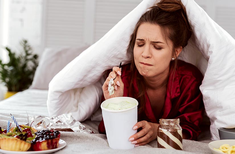 Как избавиться от привычки заедать стресс: семь советов для эмоциональных  личностей TEA.ru