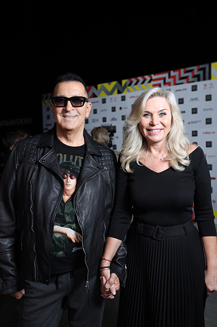 Алсу, Татьяна Михалкова и Дарья Коновалова на показе Валентина и Галины Юдашкиных Алсу, Татьяна Михалкова и Дарья Коновалова на показе Валентина и Галины Юдашкиных Светская жизнь