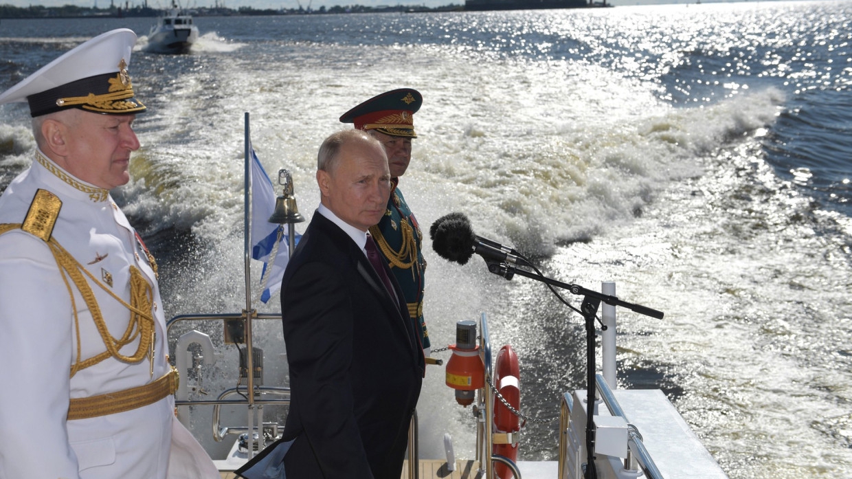 Путин примет главный военно-морской парад ко Дню ВМФ в Петербурге