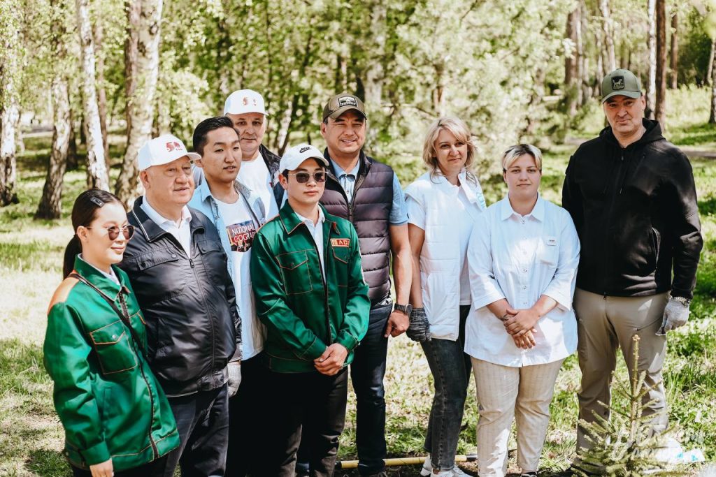 50 хвойных деревьев высадили в роще "Звездочка" в Иркутске