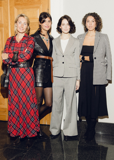 Федор Бондарчук, Паулина Андреева, Ксения Собчак и другие гости премьеры фильма "Цой" Федор Бондарчук, Паулина Андреева, Ксения Собчак и другие гости премьеры фильма "Цой" Звезды,Красная дорожка