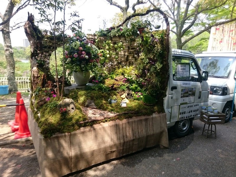 Японские мини-сады в кузове машины