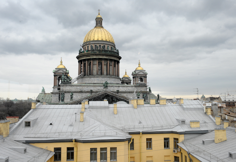 Неделя встречает петербуржцев сухой погодой и +12 градусами