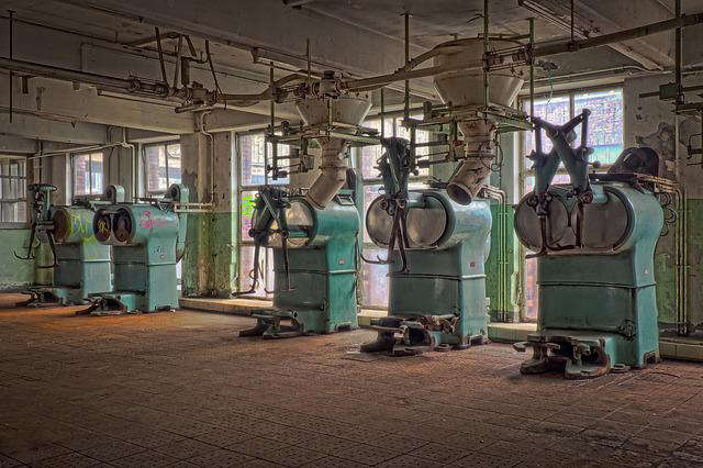 Рабочий погиб от удара железной болванки на Ижорском заводе в Петербурге