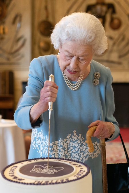 Елизавета II выразила пожелание, чтобы Камилла Паркер-Боулз получила титул королевы-консорта после коронации принца Чарльза Камилла, принц, Чарльз, ПаркерБоулз, чтобы, королевыконсорта, Елизавета, когда, своем, титул, получила, королем, время, юбилея, Елизаветы, станет, желании, разрушенного, герцогине, враждебно