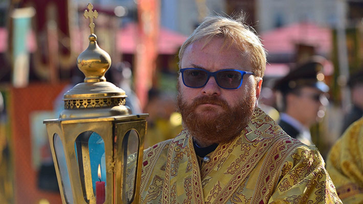 Милонов осудил перфоманс красноярской художницы с переодеванием в Иисуса