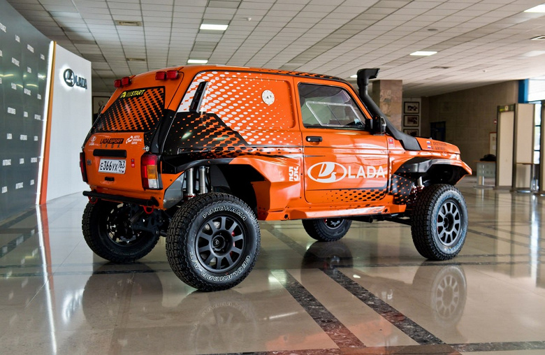 Lada Niva Sport Turbo с ревущим мотором мощностью 280 л.с. и клиренсом до 350 мм показали в деле