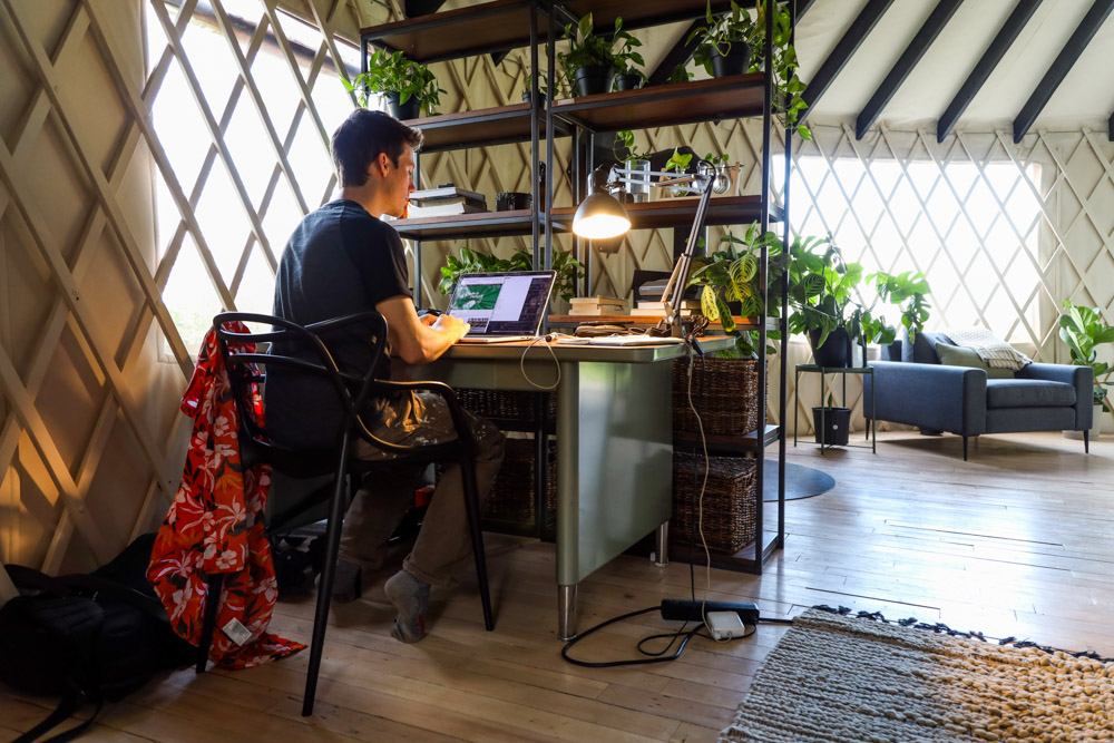 Семье не хватило денег на новую квартиру и они поселились в юрте. Через полгода обустройства жильцы показали интерьер Семье не хватило денег на новую квартиру и они поселились в юрте. Через полгода обустройства жильцы показали интерьер Культура