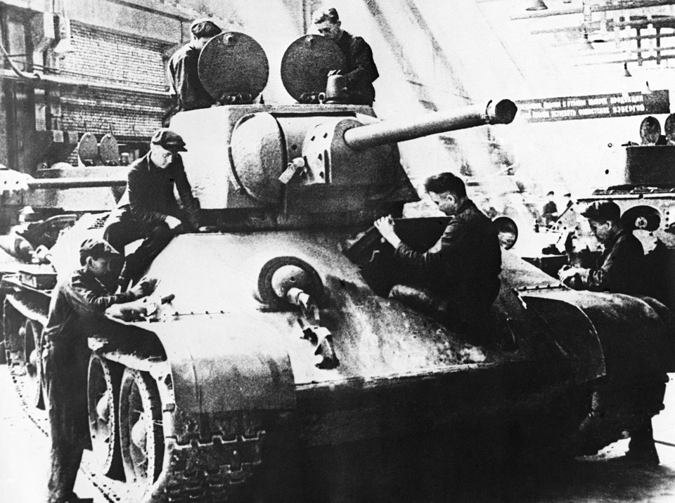  Производство танков Т-34  ТАСС