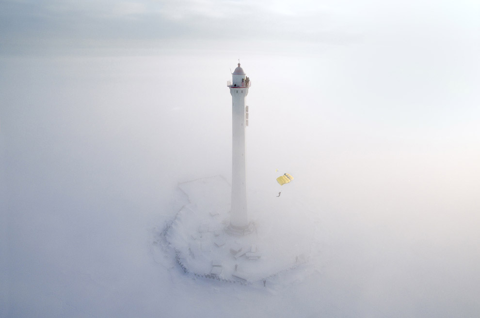 Морозное утро, мая и прыжки с парашютом