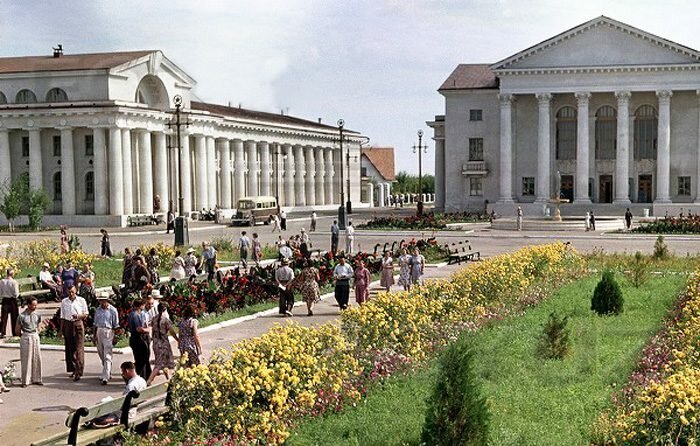 Последний год сталинской эпохи в цвете Последний год сталинской эпохи в цвете