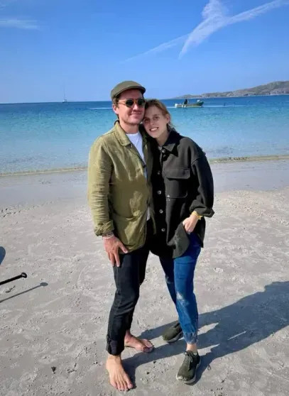 Спасает бизнес, а не семью: инсайдер назвал причину охлаждения в браке принцессы Беатрис и Эдоардо Мапелли-Моцци Беатрис, Эдоардо, МапеллиМоцци, Эндрю, сейчас, принца, предпринимателя, после, Хуанг, семьи, принцессой, свадьбы, потому, скандала, положением, королевская, семья, далеко, служебным, только