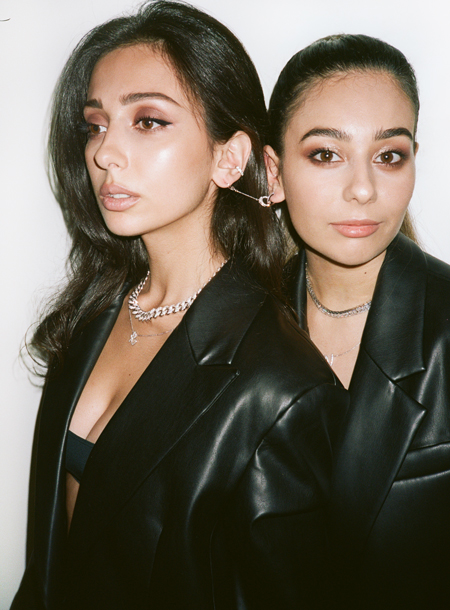 От капсул для самоизоляции до digital-коллекций: дизайнеры представили новые лукбуки Мода,Новости моды