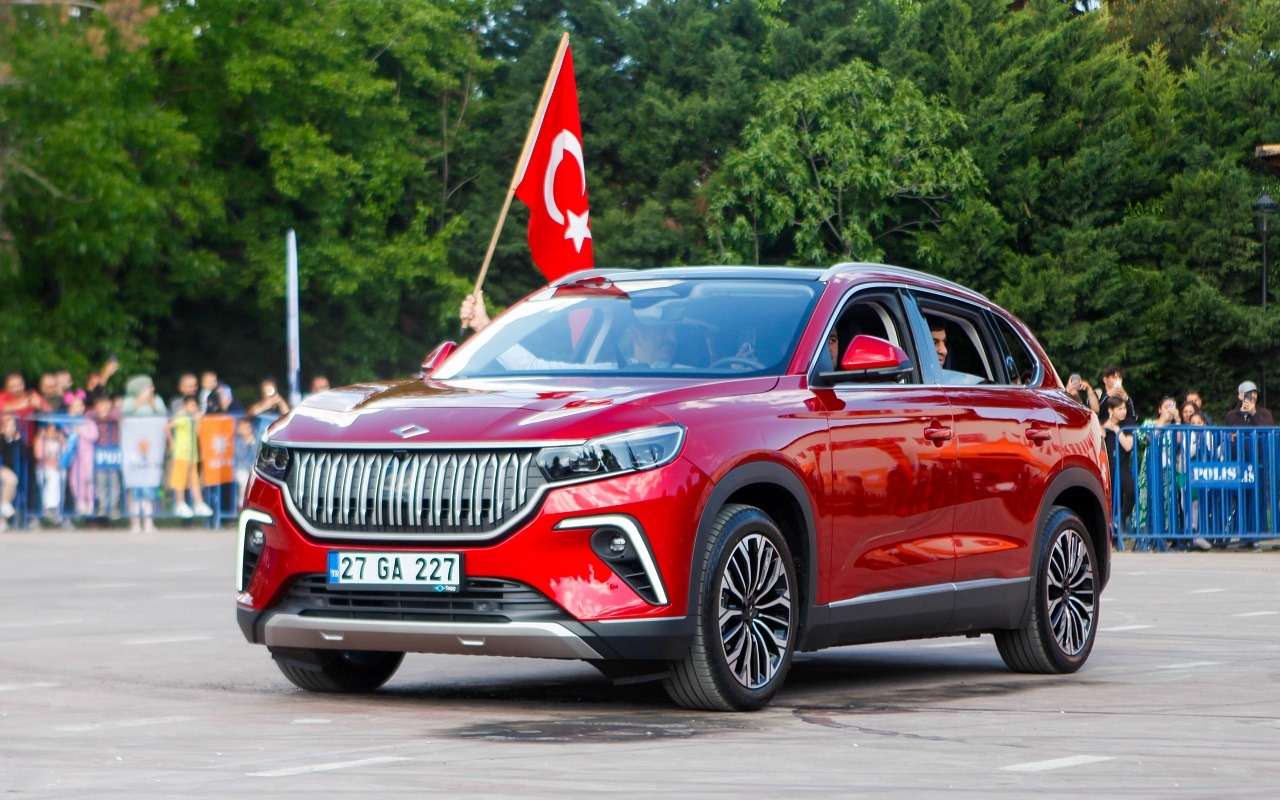 Турция выпускает на рынок первый автомобиль собственного производства